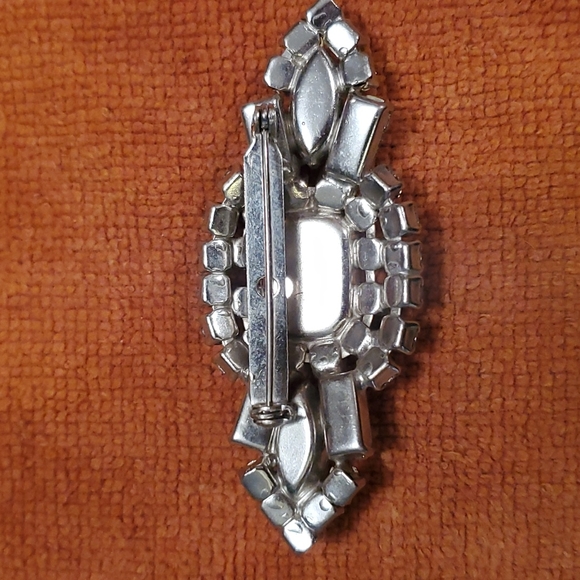 Vintage Rhinestone Sytle Pin - Picture 4 of 6